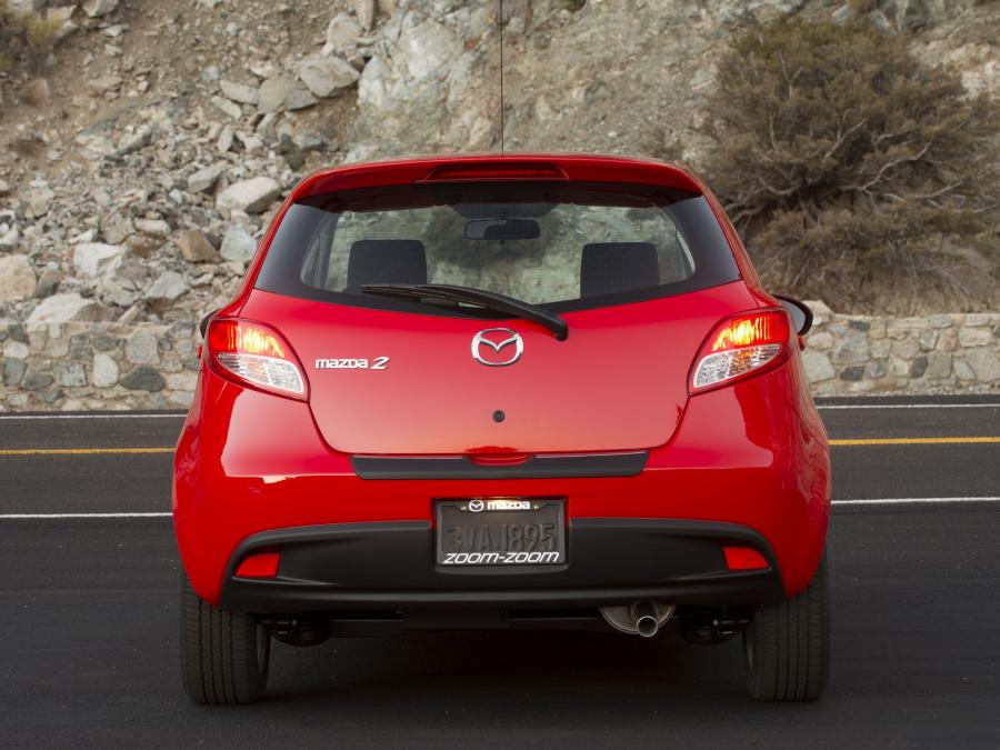  Mazda2 2010 года  (US) (фото 5 из 53)